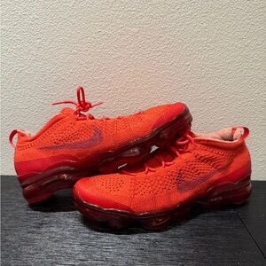 Nike shoes, size 11. Only worn twice.